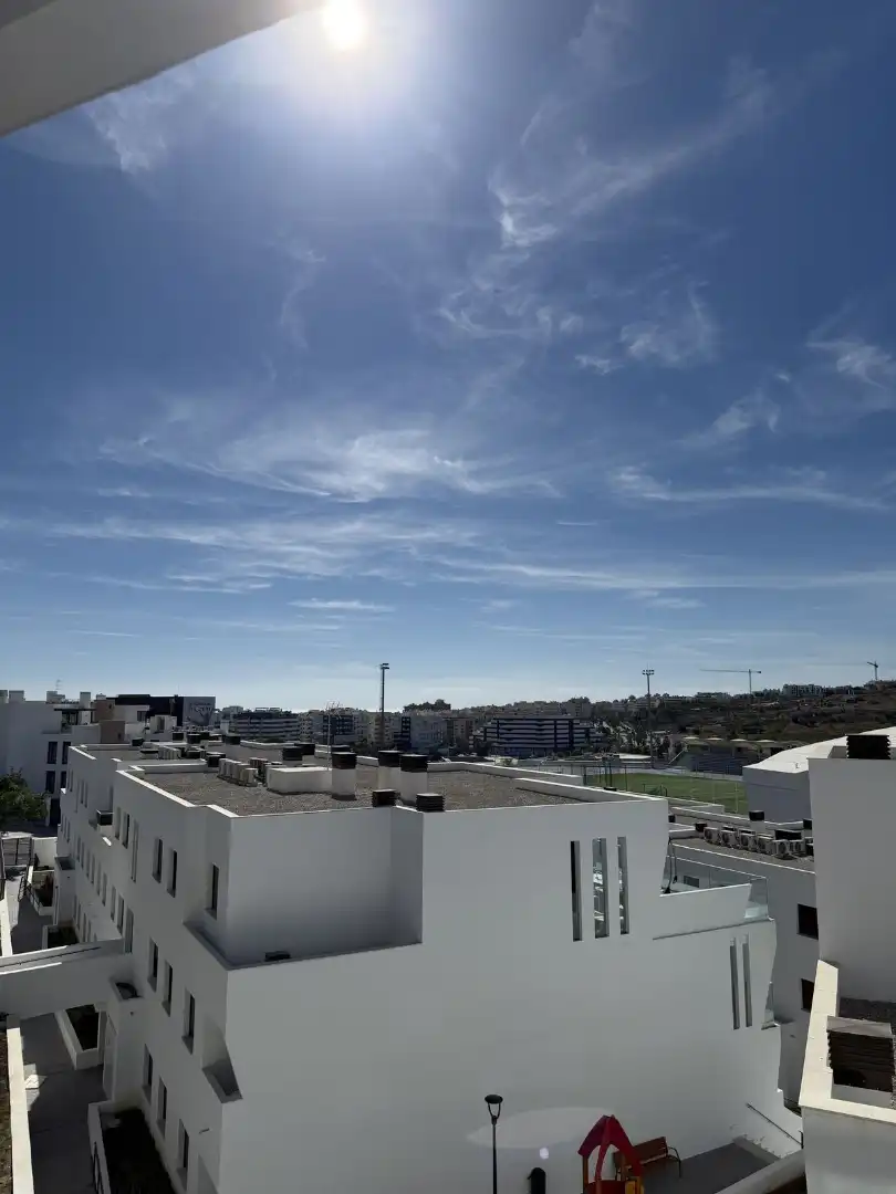 Vista exterior de Pis en venda en Estepona amb Aire condicionat, Terrassa i Internet