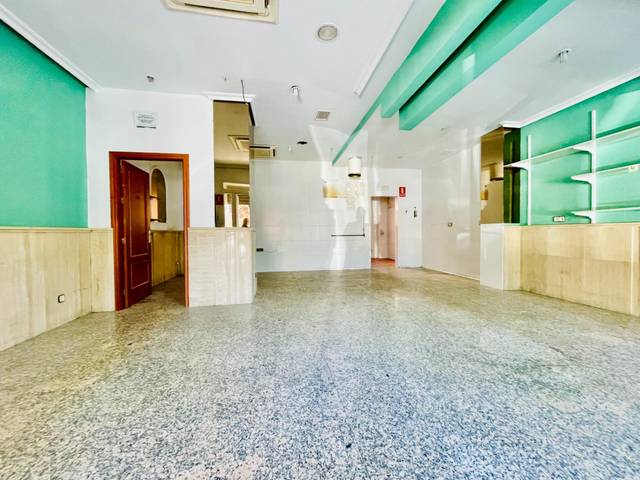 Local comercial en Venta en Calle de la Escritora Rosa Chacel en Vista Alegre - Parque Cruz Conde