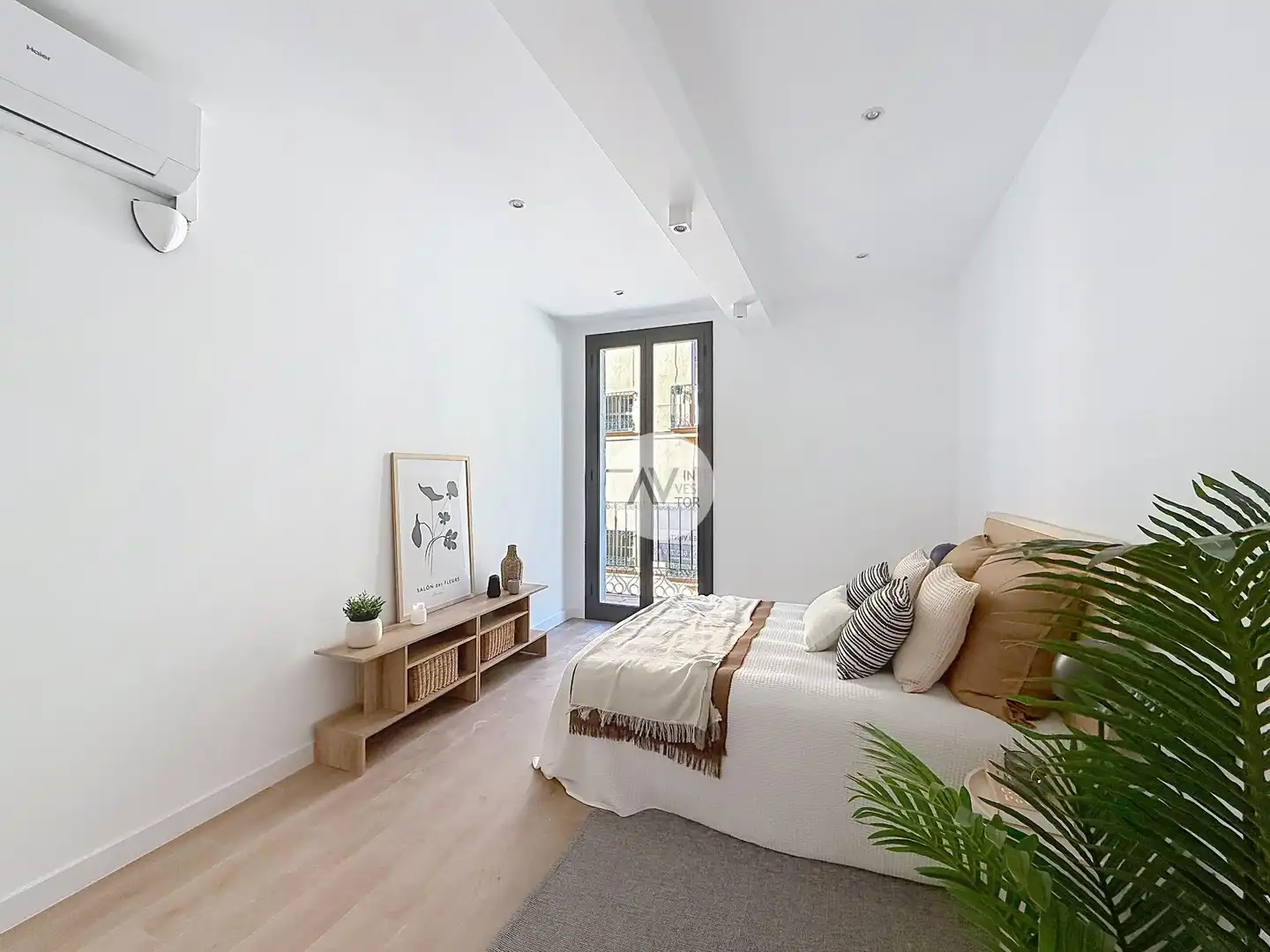 Bedroom of Apartments for sale in Barcelona  with Air Conditioner, Heating and Parquet flooring