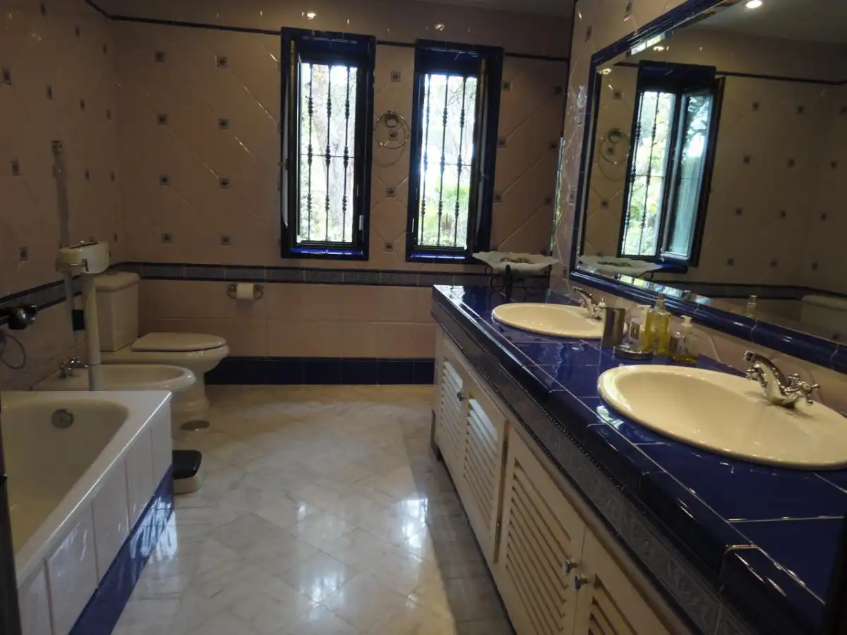 Chalet con piscina en venta en Calahonda, imagen 28