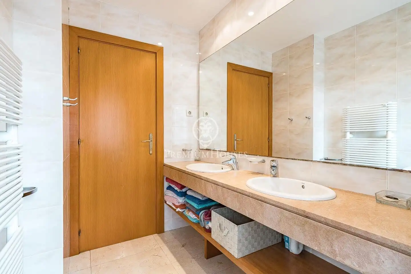 Bathroom of Flat for sale in Esplugues de Llobregat  with Air Conditioner, Heating and Private garden