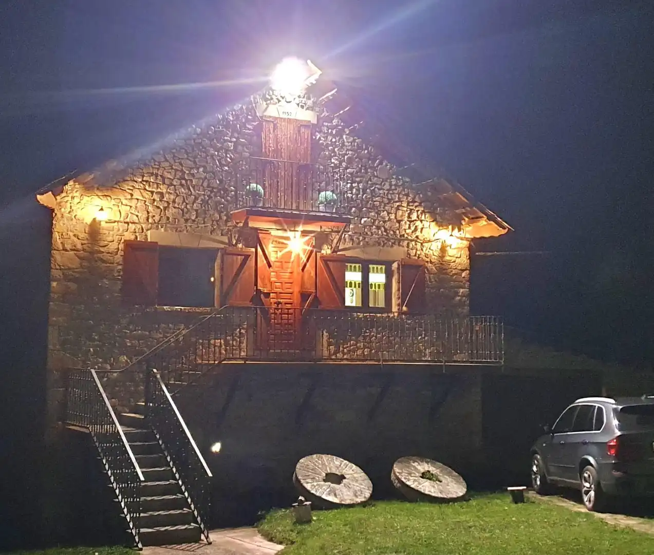 Vista exterior de Casa o chalet en venta en Cabrillanes con Calefacción, Jardín privado y Terraza