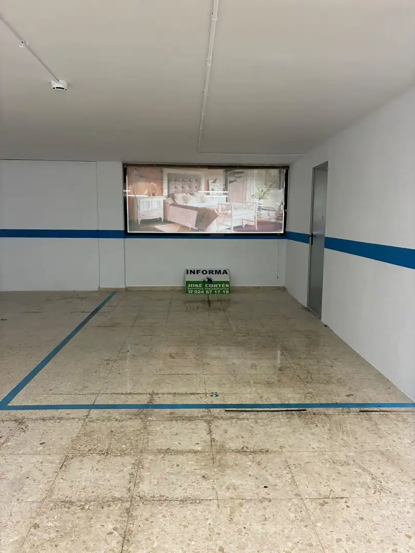 Garage for rent in Almendralejo