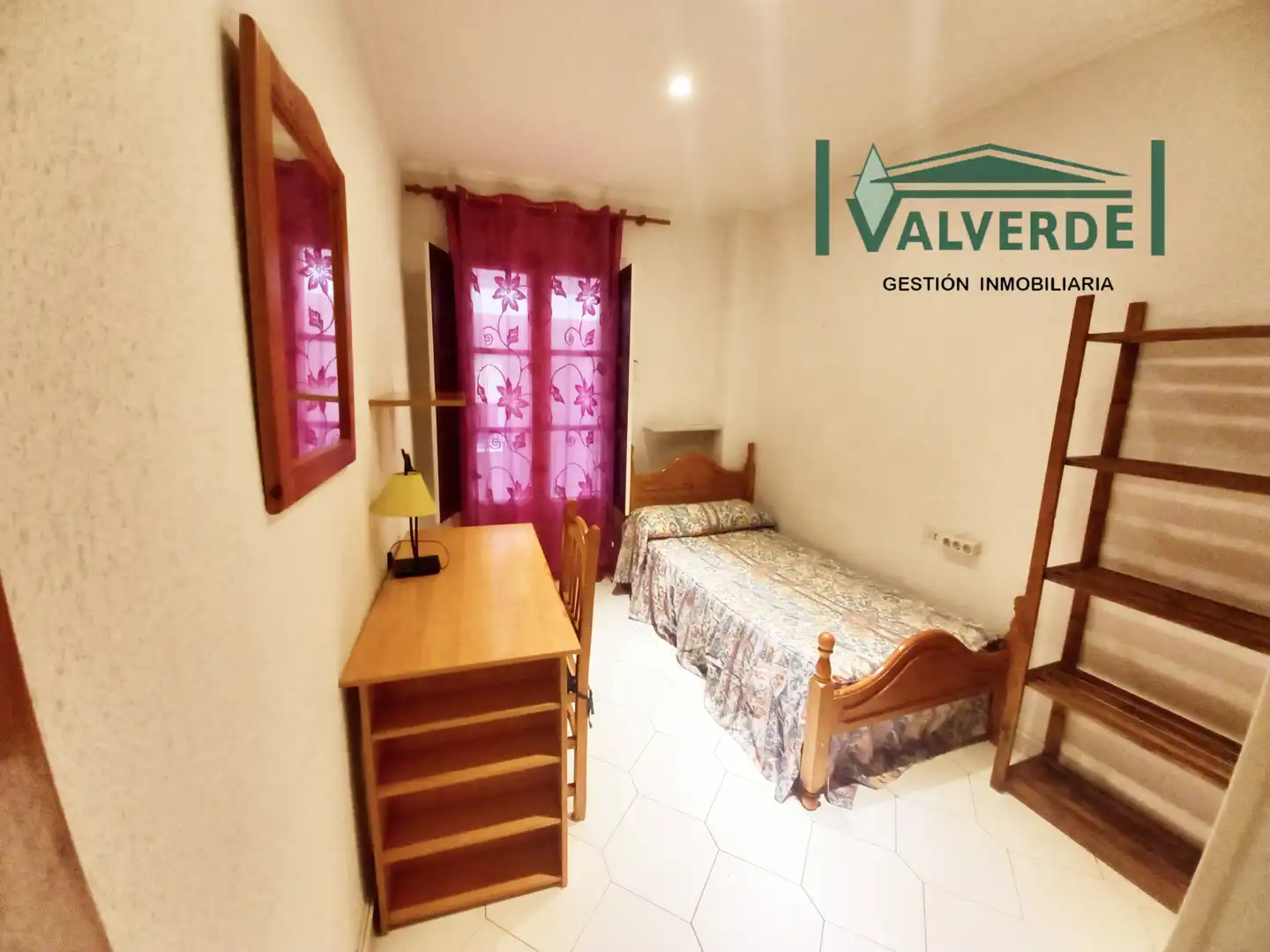 Bedroom of Flat for rent in Granada  with Furnished, Washing machine and Microwave