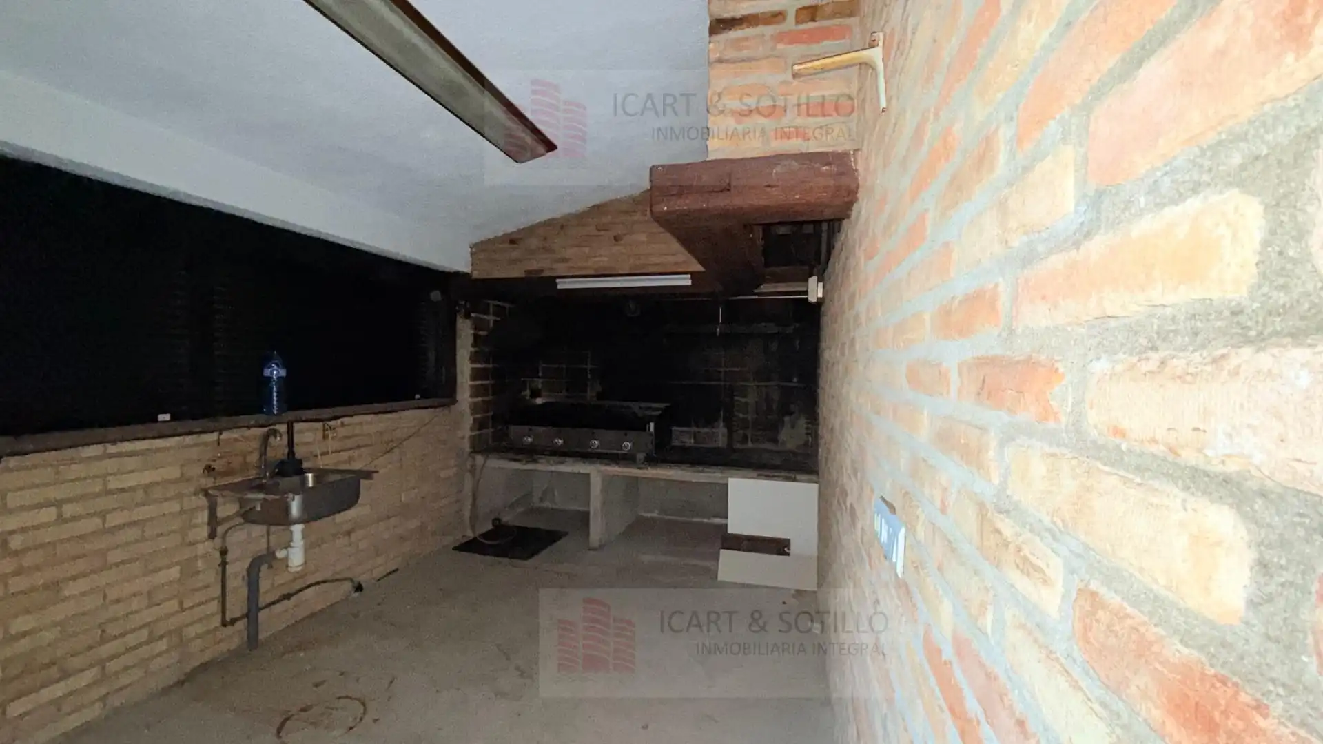 Cuina de Casa o xalet en venda en Vinaròs amb Aire condicionat, Jardí privat i Terrassa