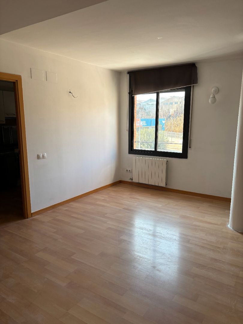 Dormitori de Local de lloguer en Rubí amb Calefacció i Parquet