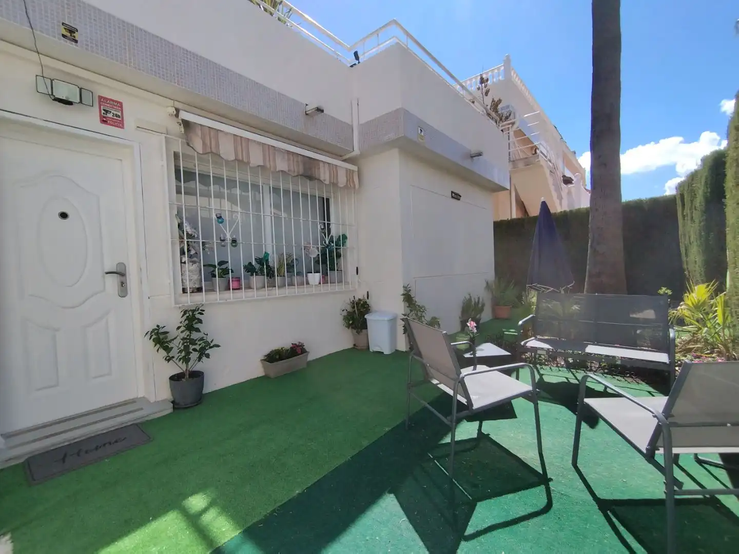Terrassa de Casa adosada en venda en Torrevieja amb Aire condicionat, Calefacció i Jardí privat