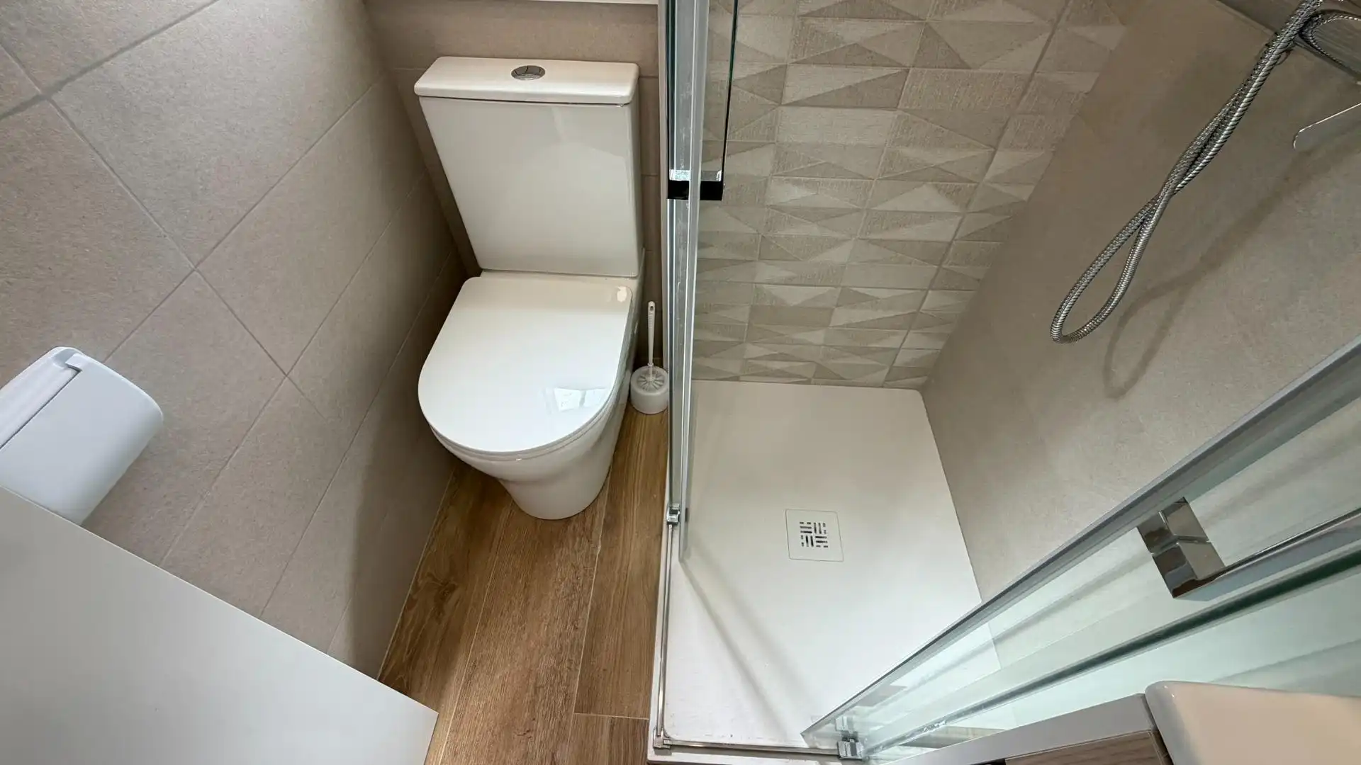 Bany de Apartament de lloguer en Zaragoza amb Aire condicionat, Calefacció i Moblat
