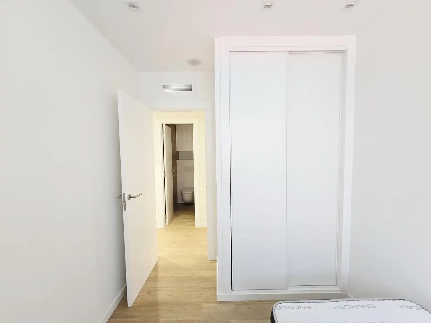 Flat for rent in Valencia  with Parquet flooring and Terrace