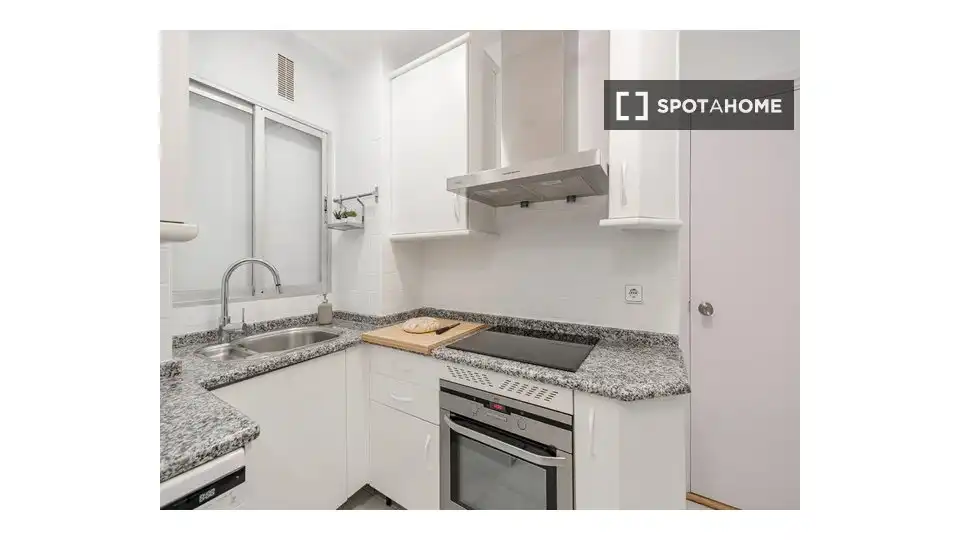 Cocina de Piso de alquiler en Madrid con Aire acondicionado, Calefacción y Amueblado