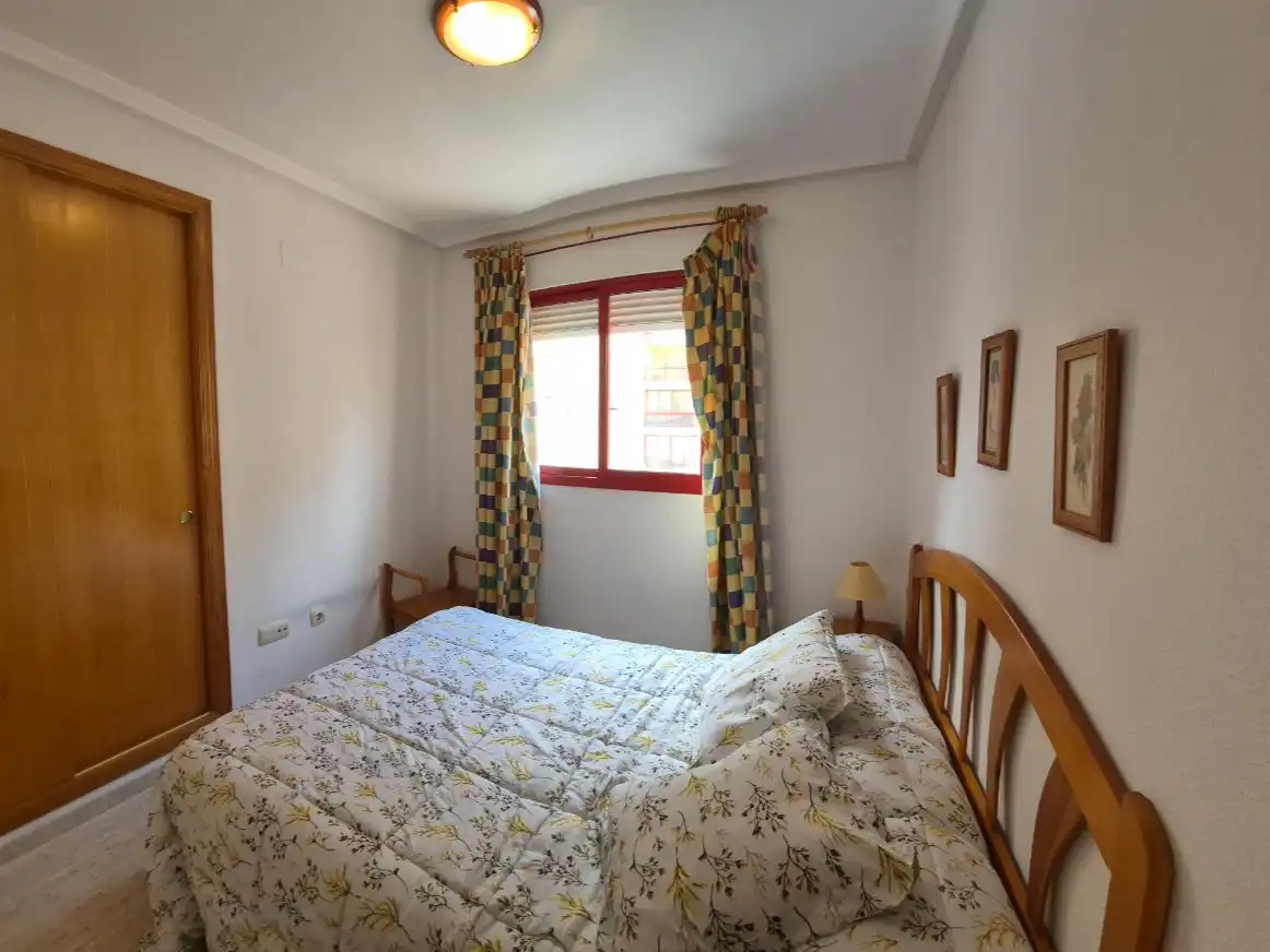 Dormitori de Apartament en venda en Villajoyosa / La Vila Joiosa amb Terrassa, Piscina i Balcó