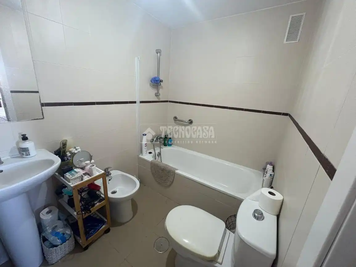 Baño de Piso en venta en Casares con Terraza y Amueblado
