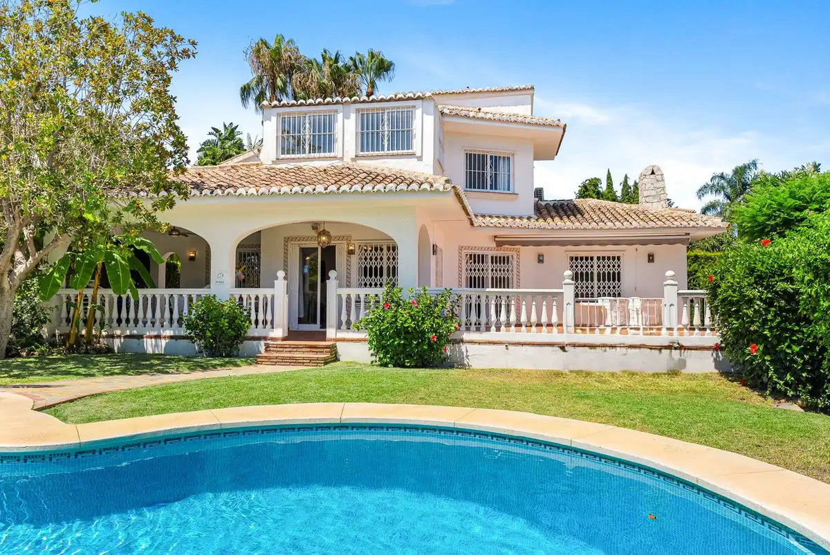 Vista exterior de Casa o chalet en venta en Mijas con Aire acondicionado, Calefacción y Jardín privado