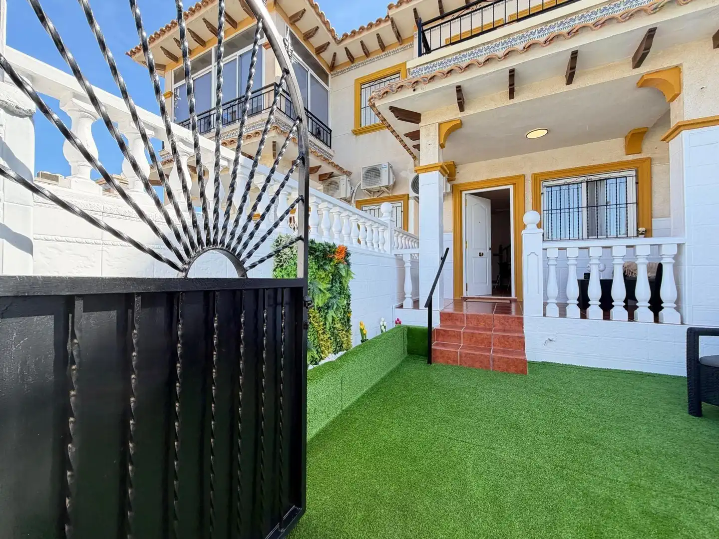 Casa a schiera con terrazza in vendita a Calle torre