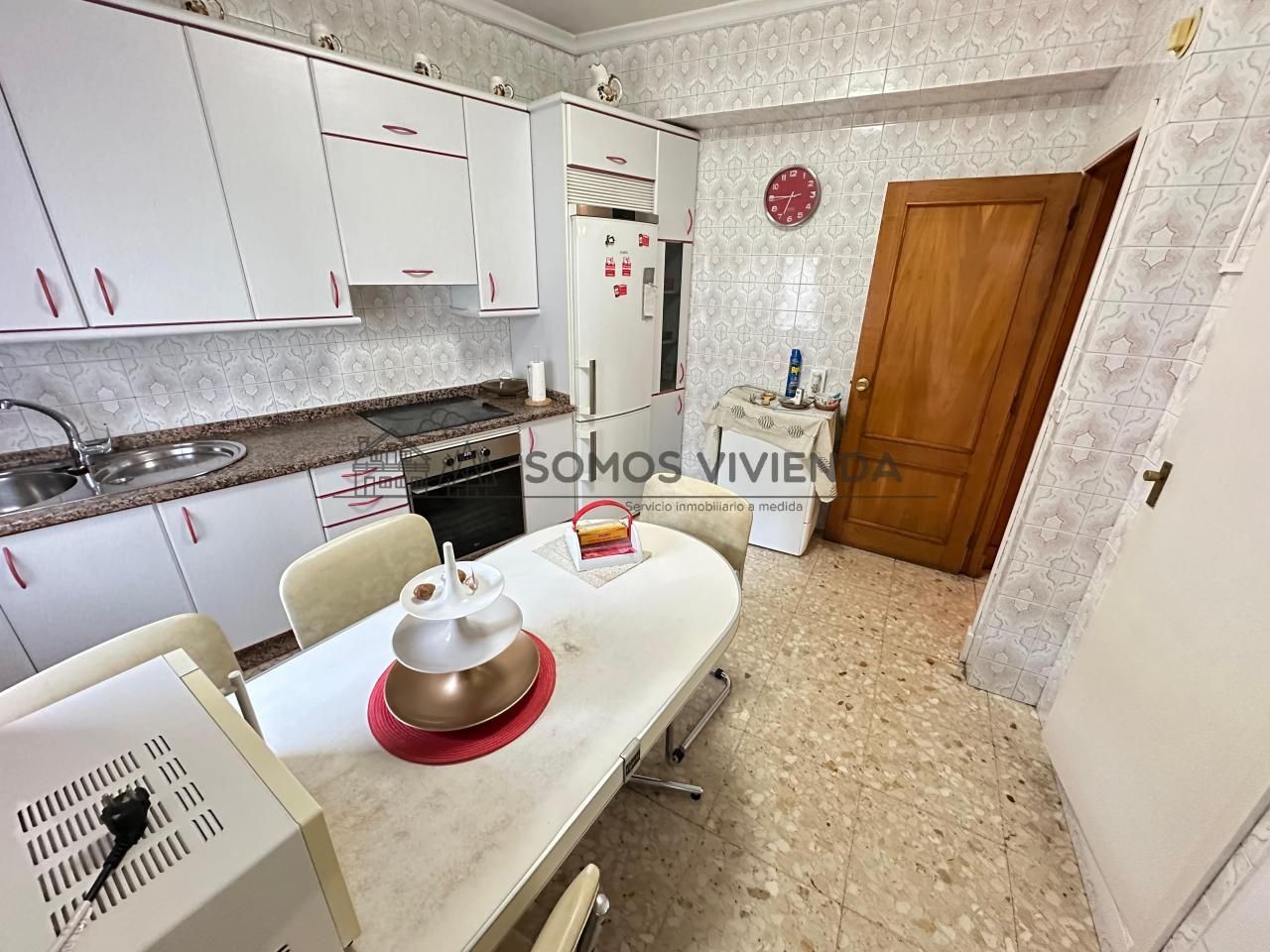 Cocina de Piso en venta en Ourense Capital  con Calefacción, Trastero y Amueblado