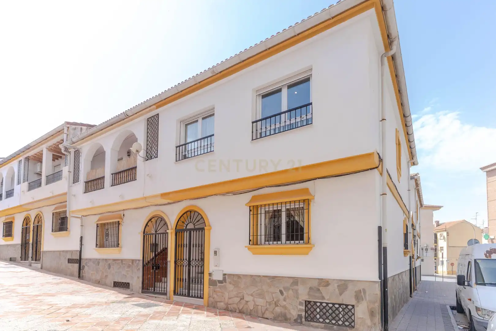 Vista exterior de Casa adosada en venda en Motril amb Aire condicionat, Forn i Rentadora