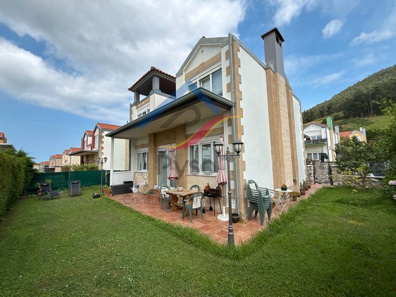 Exterior view of House or chalet for sale in Piélagos  with Heating, Private garden and Parquet flooring