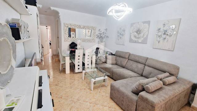 Piso en Venta en Calle Moscatel en Cortijo Bazán - Los Casinis - Los Cipreses