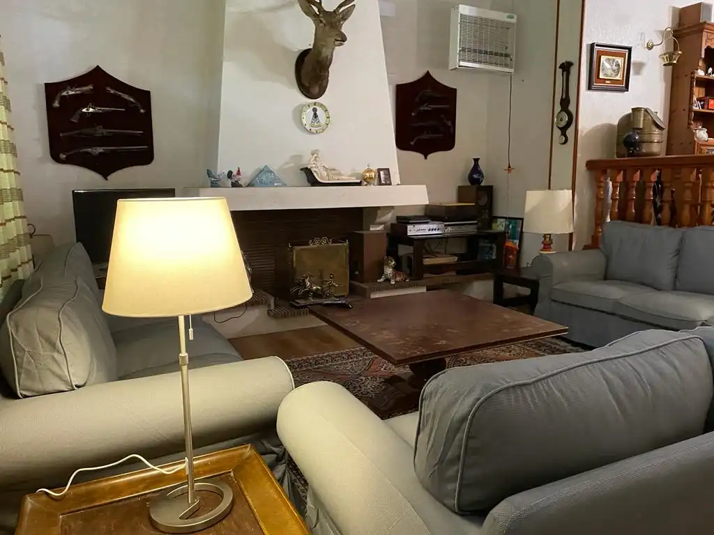 Sala d'estar de Casa o xalet en venda en Castañares de Rioja amb Calefacció, Jardí privat i Parquet