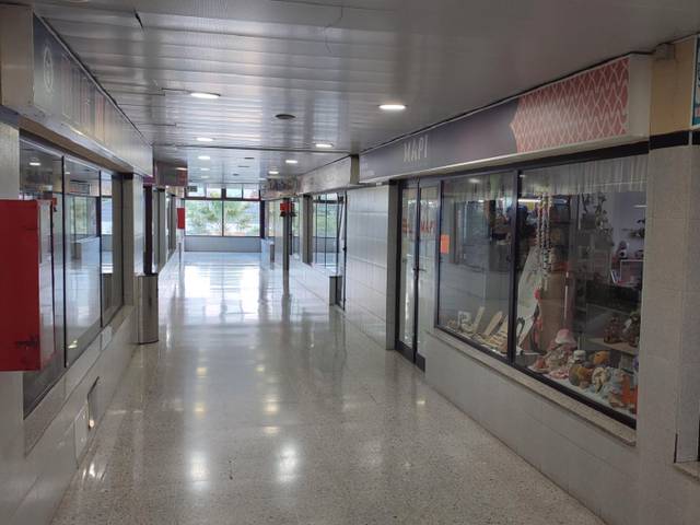 Local comercial en Alquiler en Avenida Príncipes de España, 5 en Chimisay - Las Delicias - Miramar