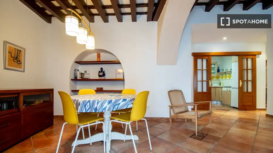 Room in El Pópulo - Santa María
