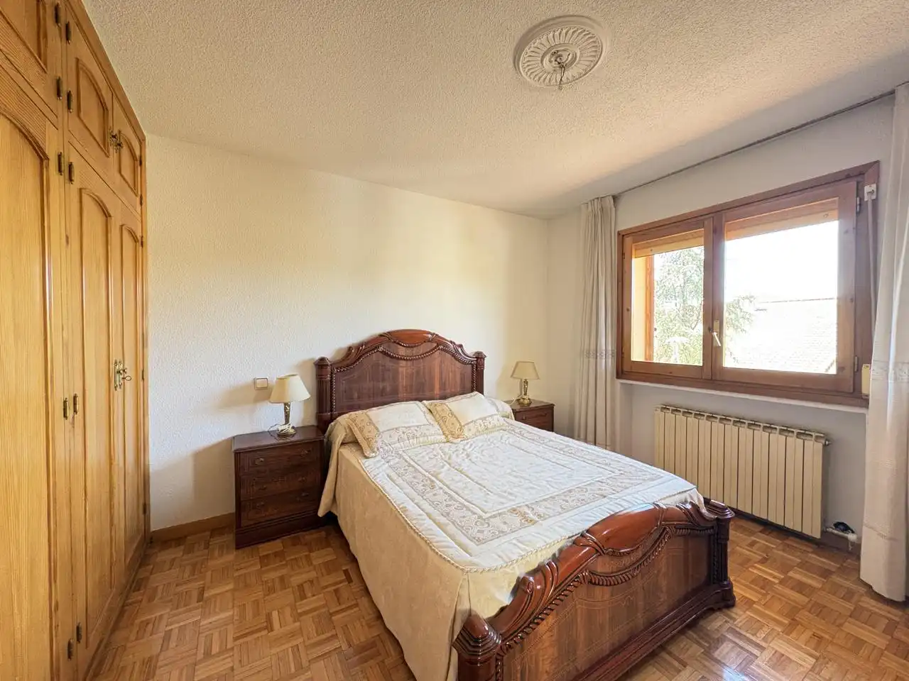 Dormitori de Casa o xalet de lloguer en Collado Villalba amb Calefacció, Jardí privat i Parquet