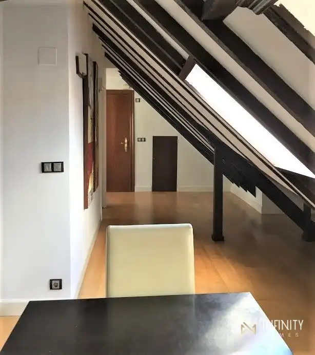 Attic for rent in García Rivero Maisuaren Kalea, Campuzano