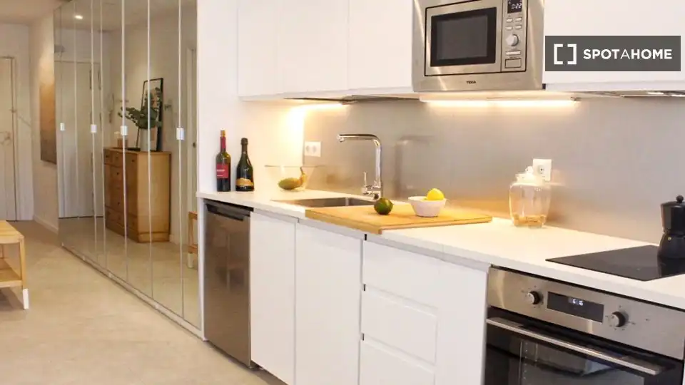 Cocina de Piso de alquiler en Madrid con Aire acondicionado, Calefacción y Amueblado