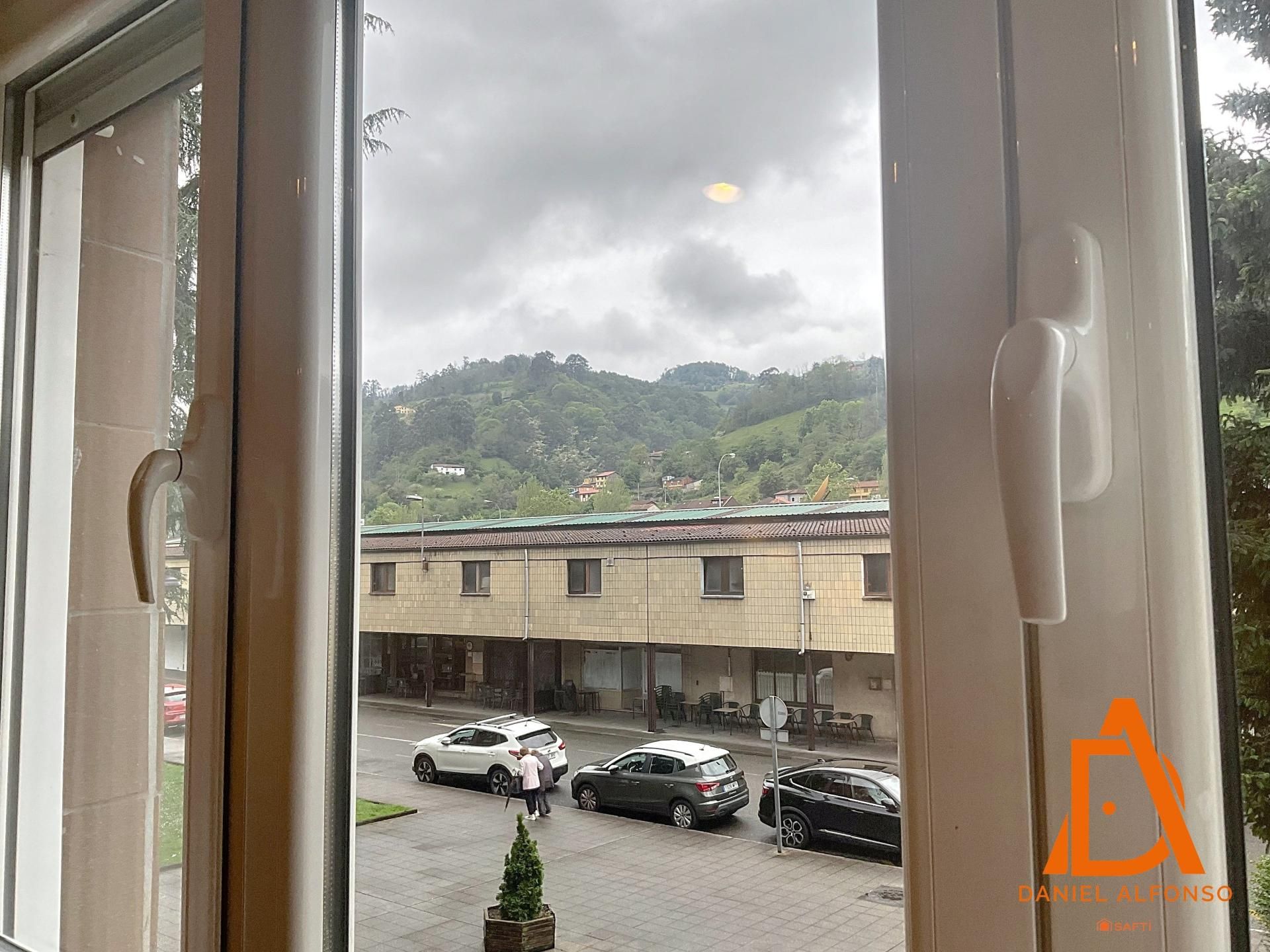 Vista exterior de Pis en venda en Mieres (Asturias)
