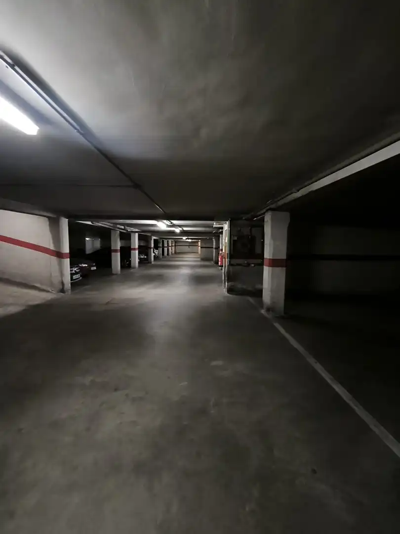 Parking de Piso en venta en Salamanca con Calefacción, Terraza y Trastero