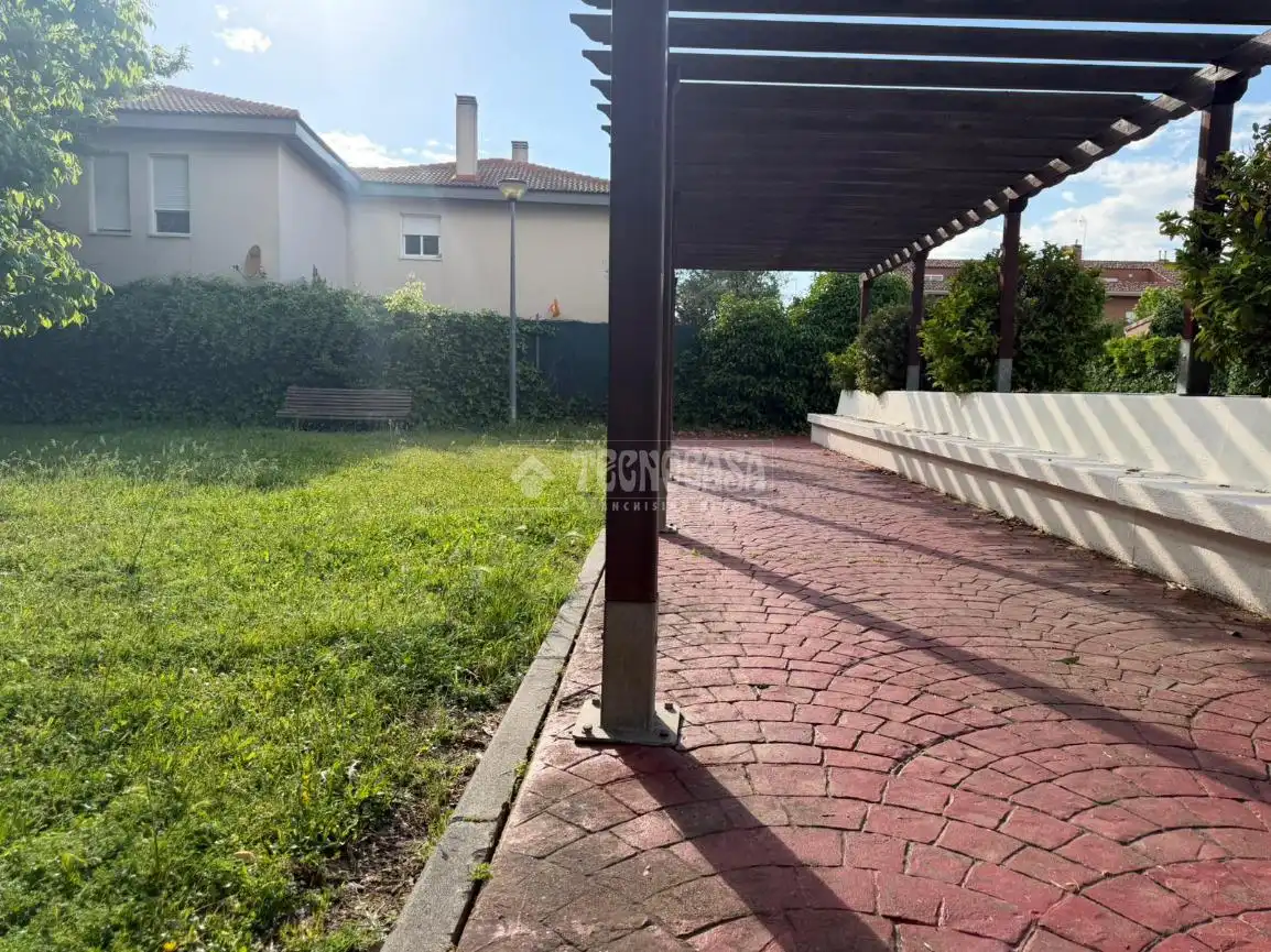 Casa adosada en venda en Camarma de Esteruelas