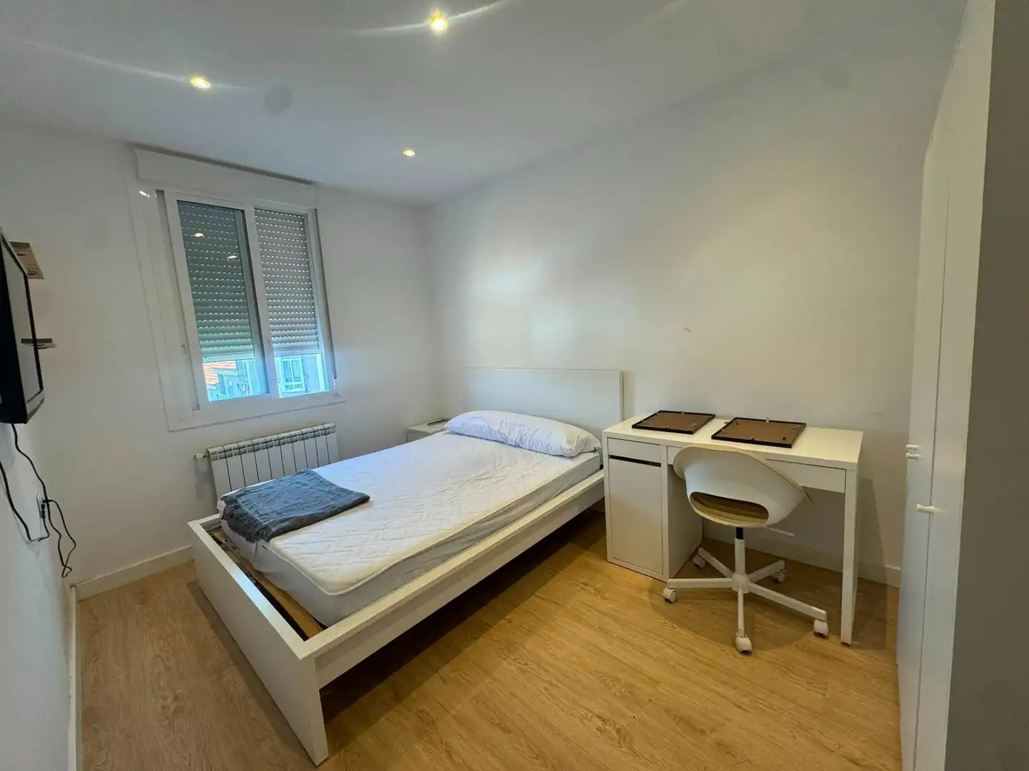 Habitación de Piso de alquiler en Ourense Capital  con Calefacción, Amueblado y Balcón