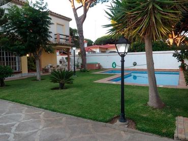 Casa amb piscina de lloguer a Calle capilla 9