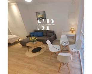 Living room of Study to rent in  Barcelona Capital  with Heating, Parquet flooring and Furnished