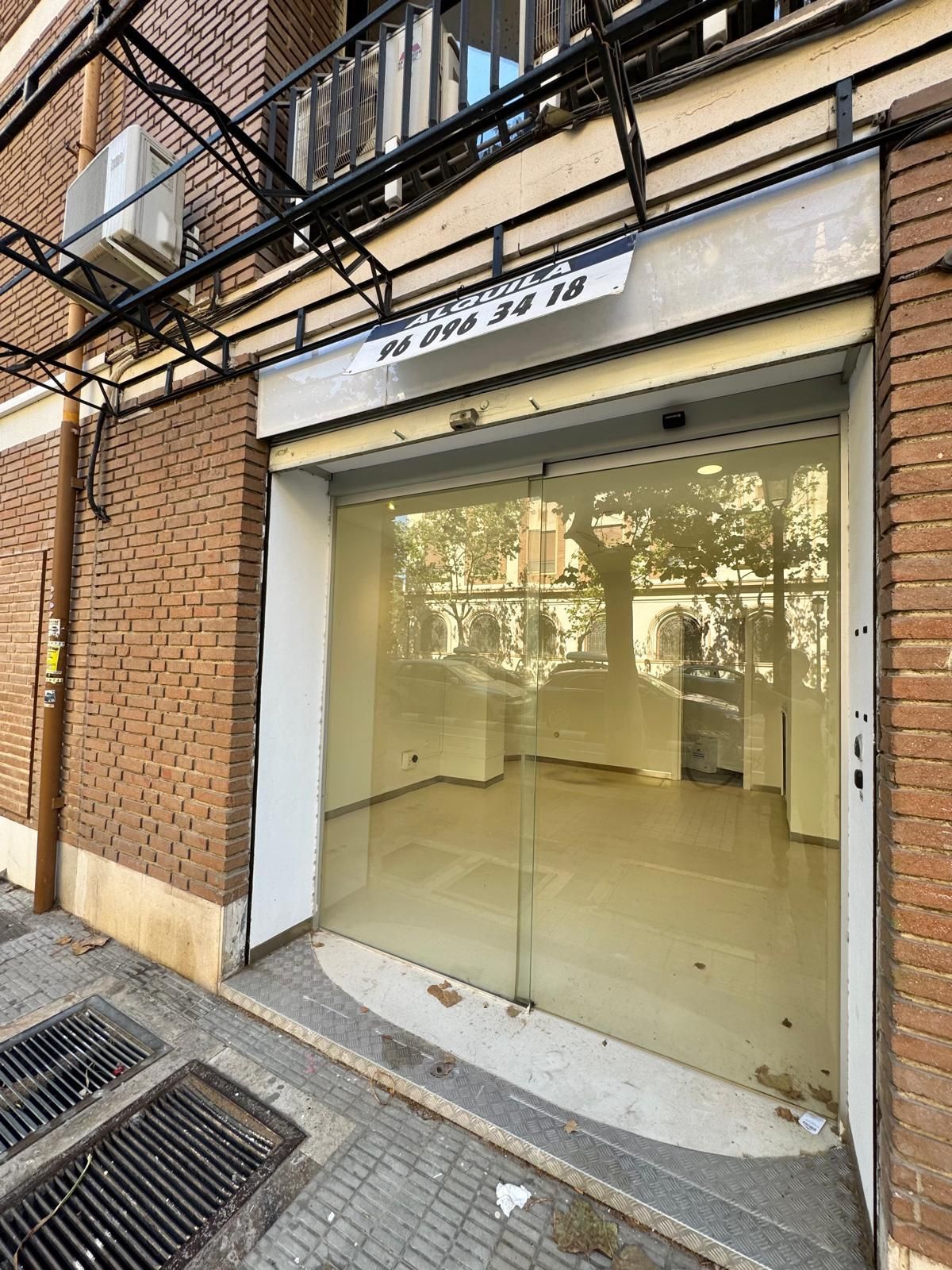 Premises to rent in  Valencia Capital  with Air Conditioner