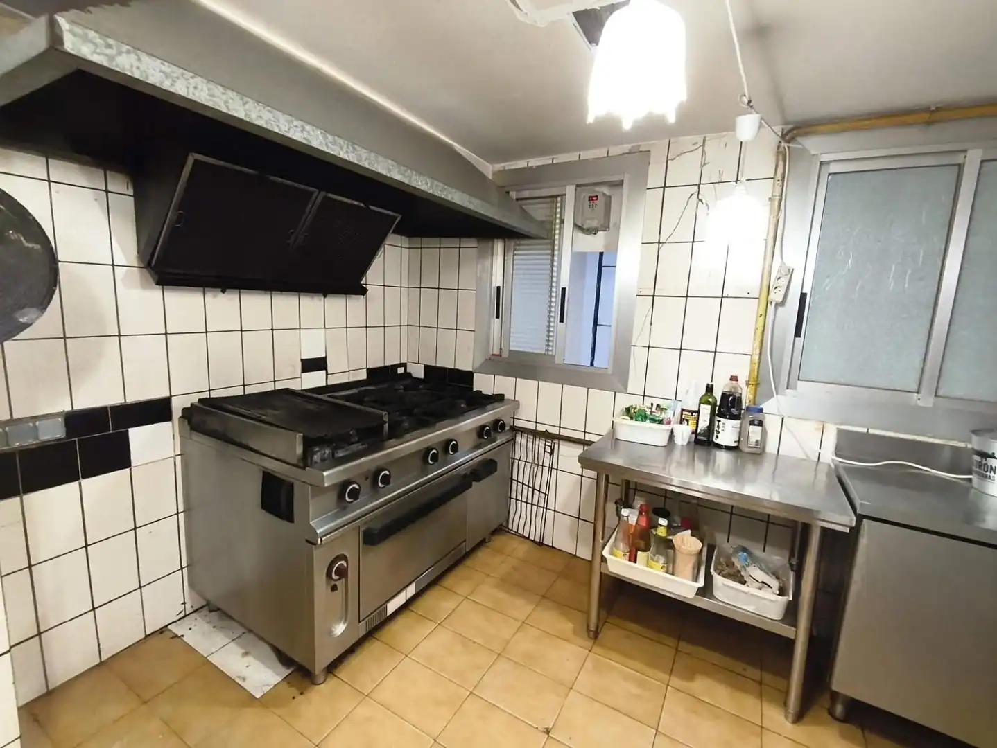 Business premises for transfer in Sants - Montjuïc, imagen 16