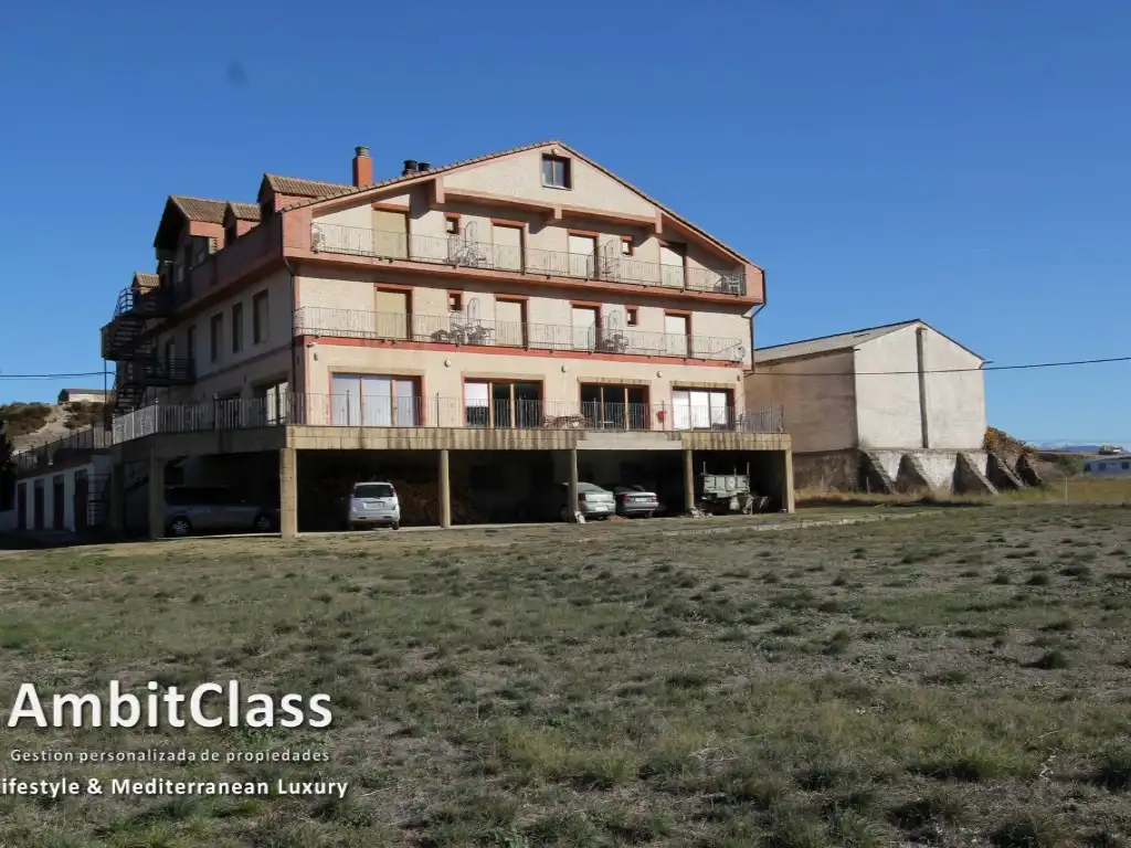 Edificio en venta en Puente la Reina de Jaca