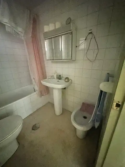 Baño de Piso en venta en Pravia con Calefacción y Amueblado