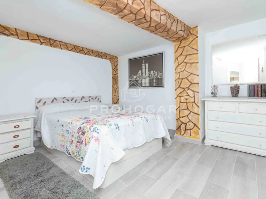 Habitación de Casa adosada en venta en El Vellón con Horno, Lavadora y Microondas