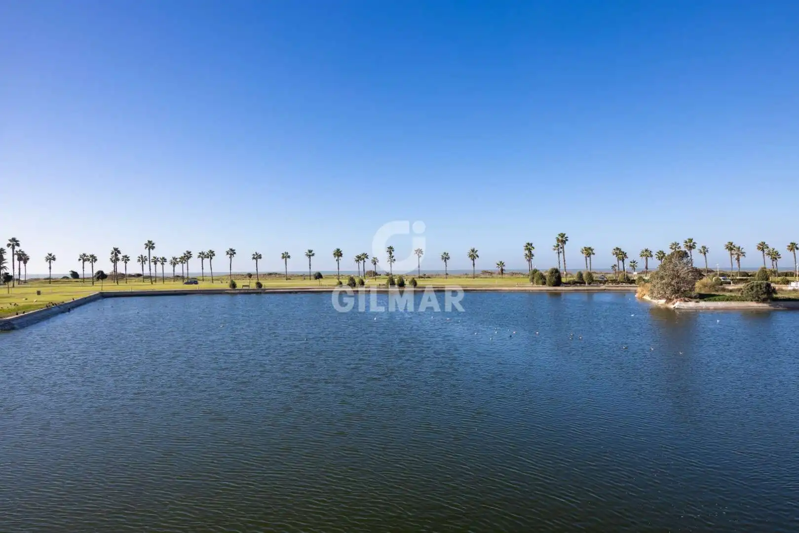 Piso en venta en Chipiona con Calefacción, Jardín privado y Trastero
