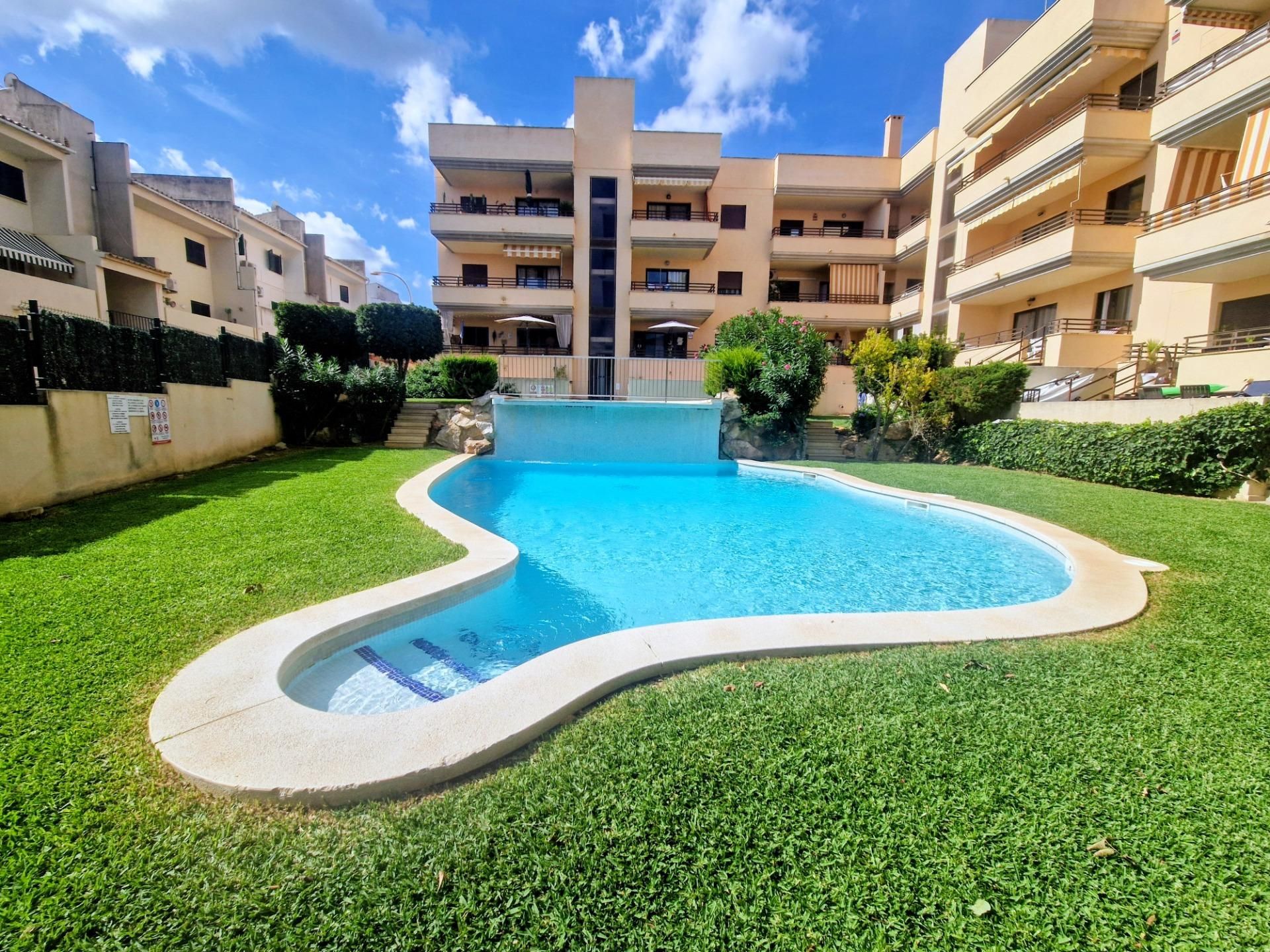 Piscina de Apartamento de alquiler en Capdepera con Aire acondicionado, Calefacción y Jardín privado