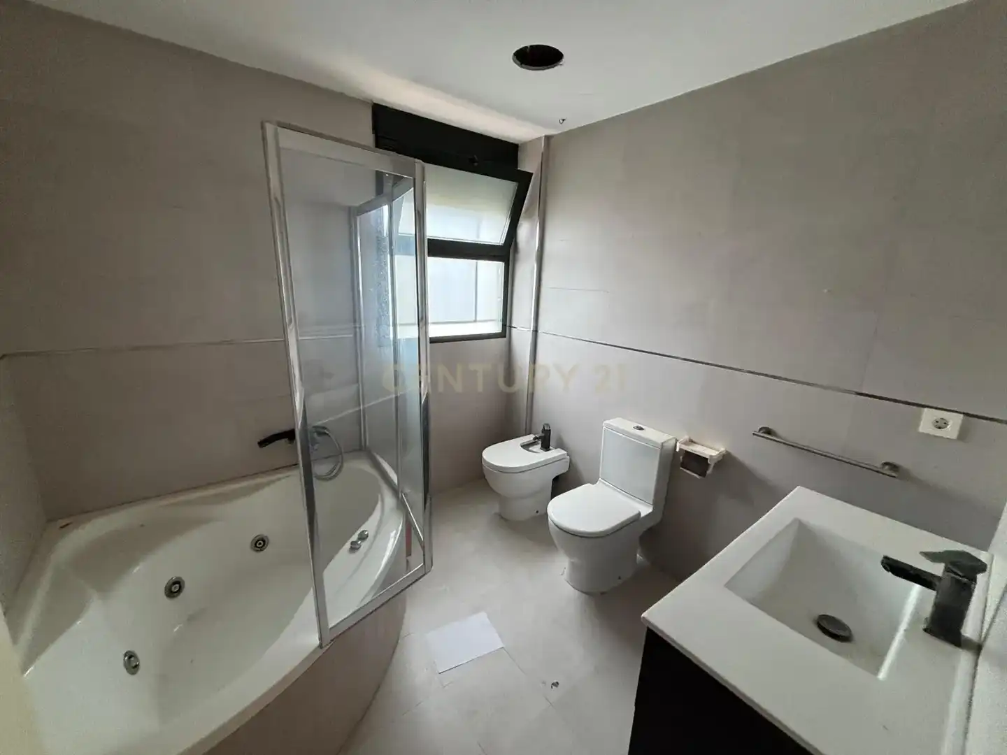 Bany de Apartament en venda en Valencia amb Aire condicionat, Traster i Forn