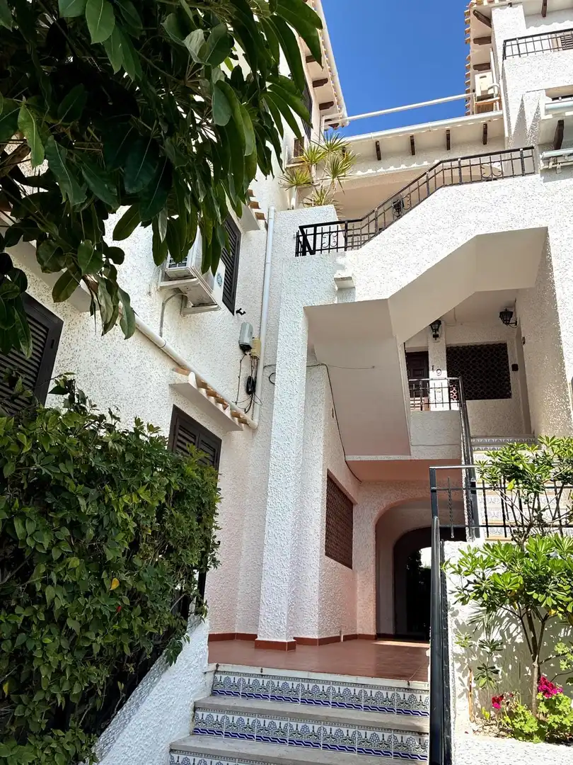 Vista exterior de Piso en venta en Orihuela con Terraza, Amueblado y Balcón