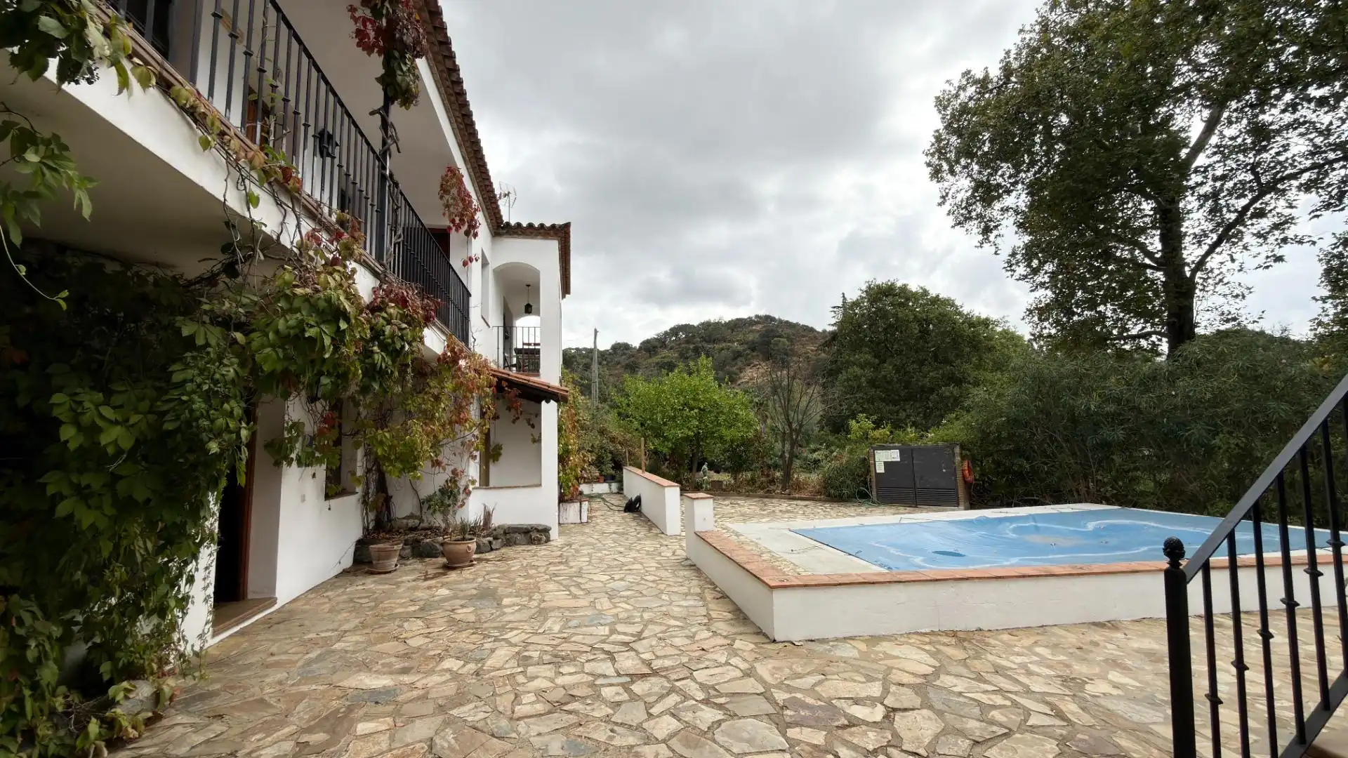 Außenansicht von Gebäude zum Verkauf in Almonaster la Real, Huelva