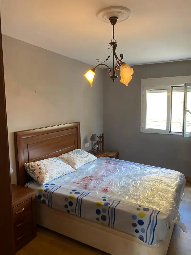 Habitación de Piso en venta en Avilés con Amueblado y Balcón