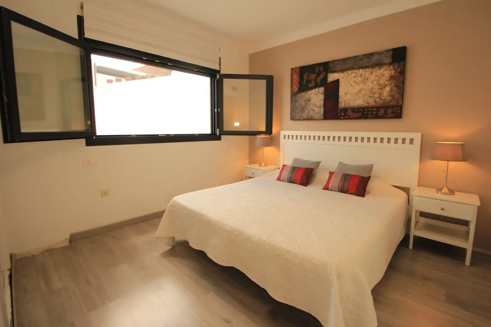 Schlafzimmer von Einfamilien-Reihenhaus zur Miete in Marbella mit Klimaanlage, Terrasse und Schwimmbad