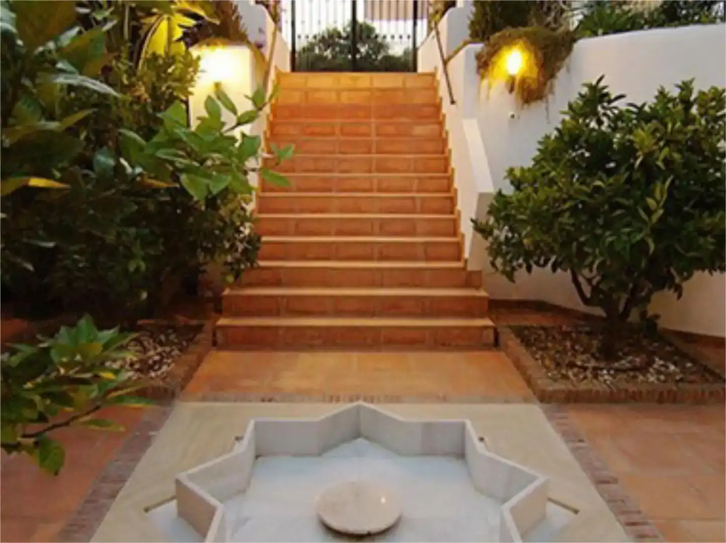Jardí de Casa o xalet en venda en Marbella amb Aire condicionat, Piscina i Balcó
