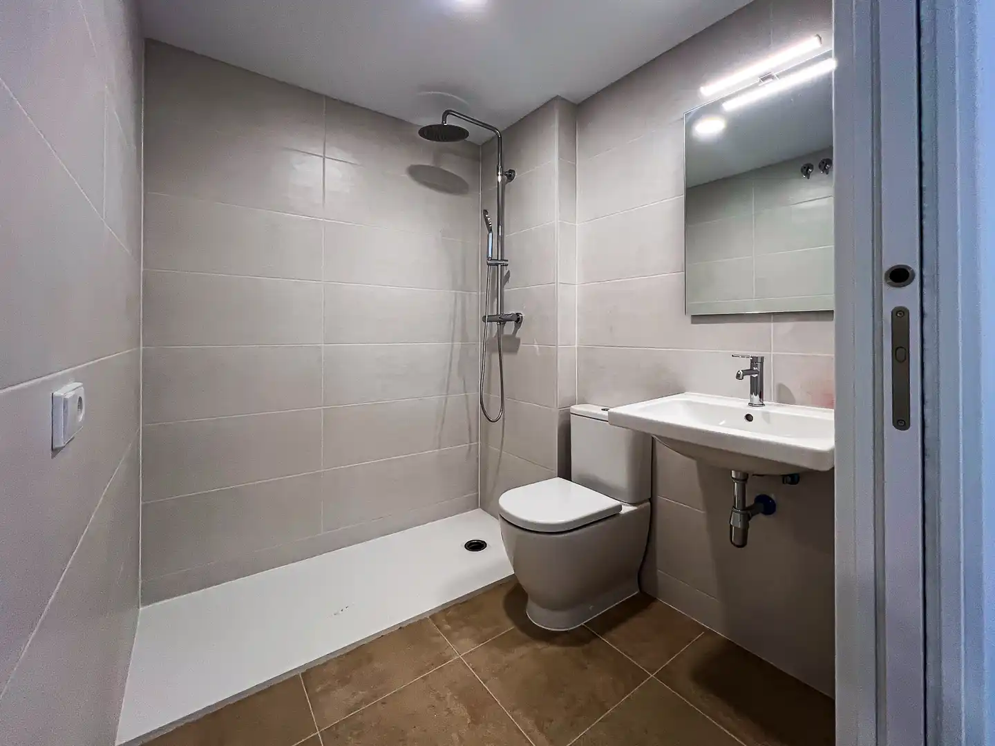 Bajo de obra nueva con ascensor en venta en Carrer Major 490, imagen 11
