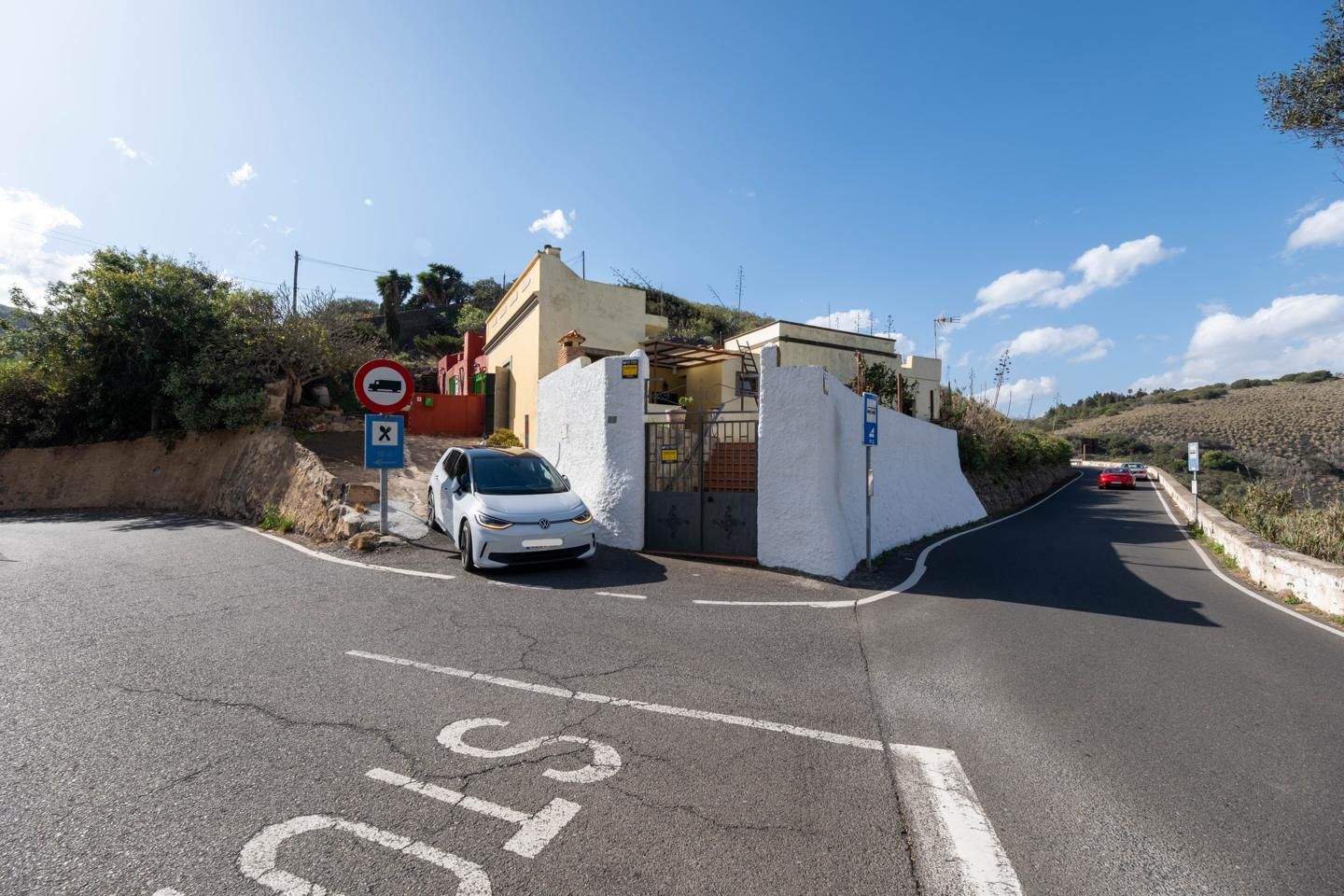 Vista exterior de Casa o xalet en venda en Santa Brígida amb Jardí privat i Terrassa