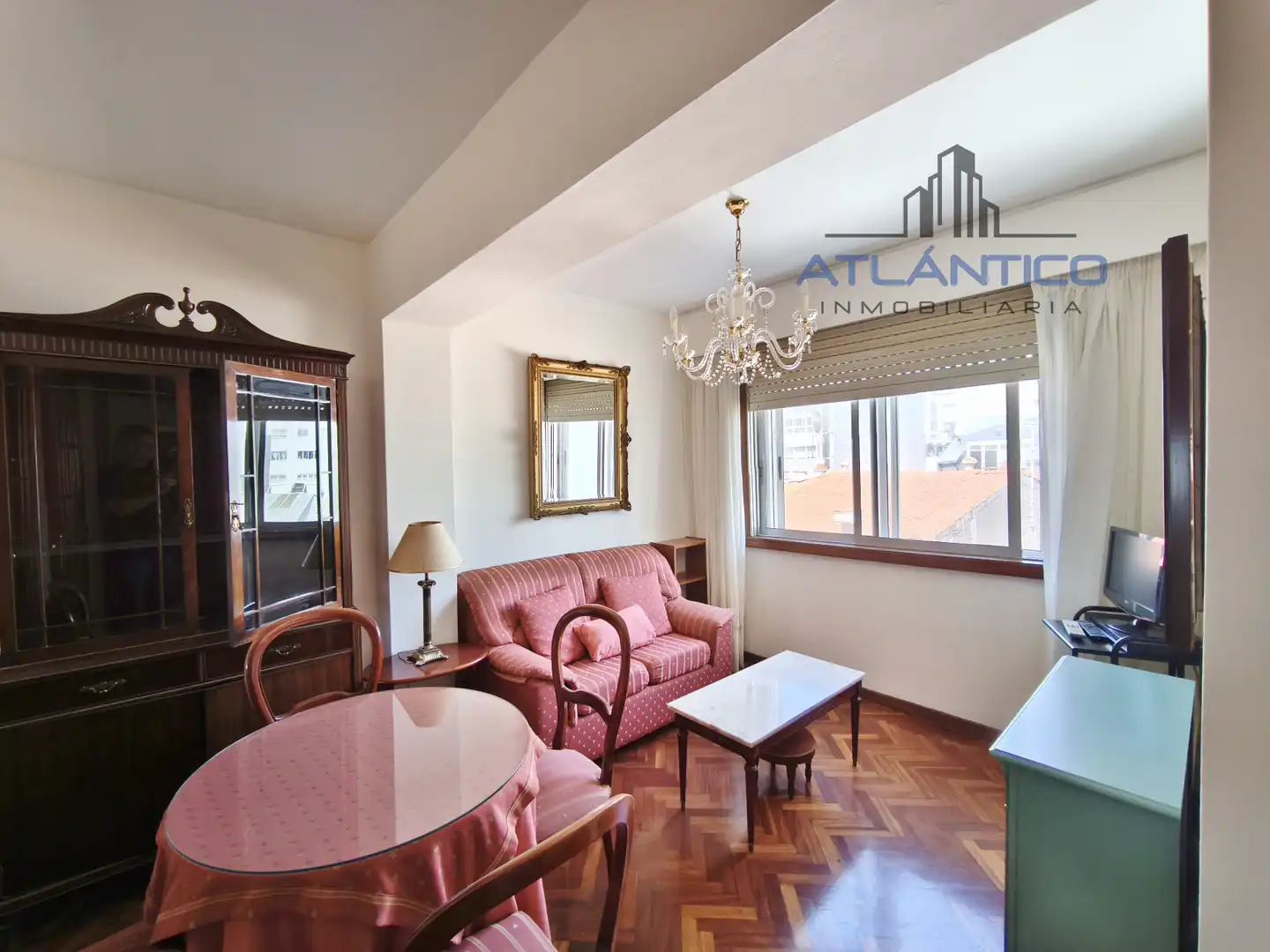Living room of Flat for rent in A Coruña Capital   with Heating, Parquet flooring and Furnished